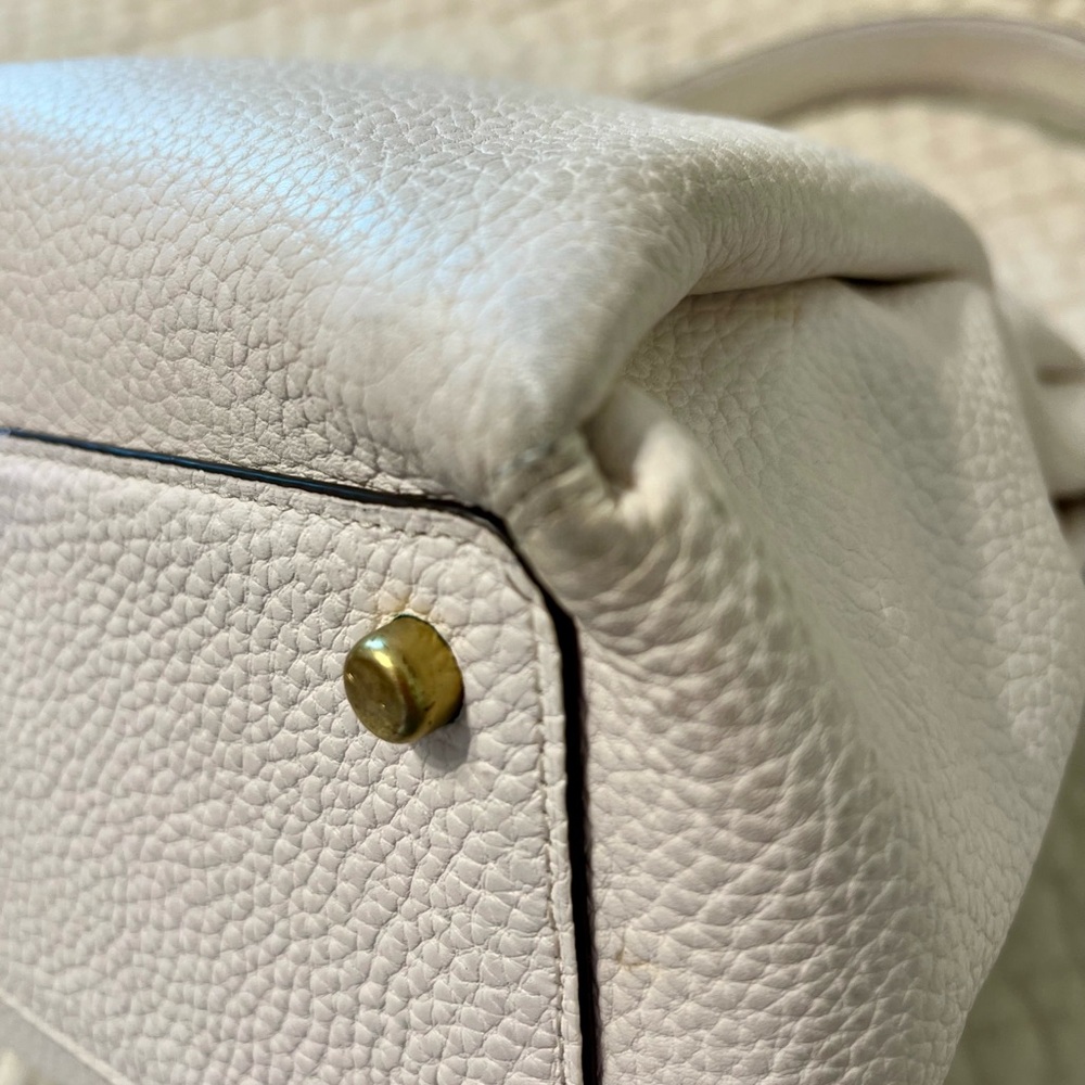 Coach Cream Leather Shay Shoulder Bag - Picture 4 of 9